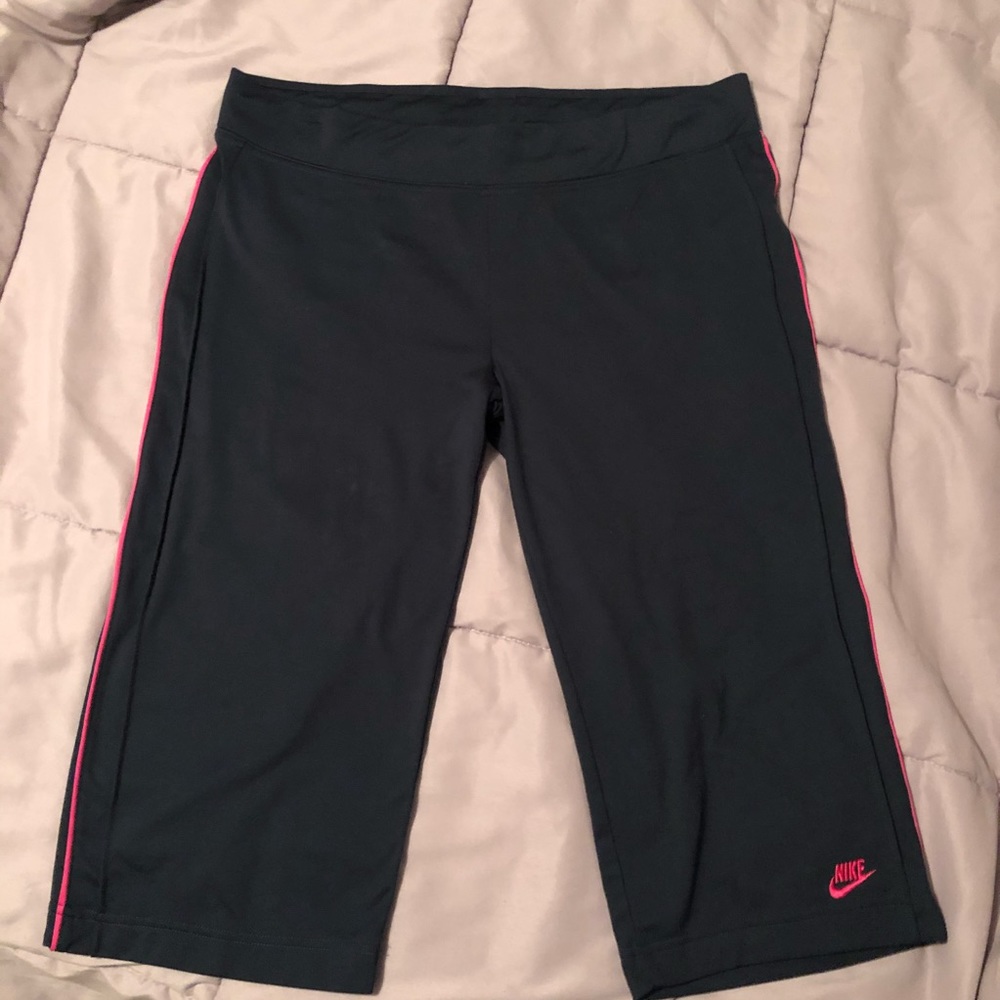 Nike black cropped pants